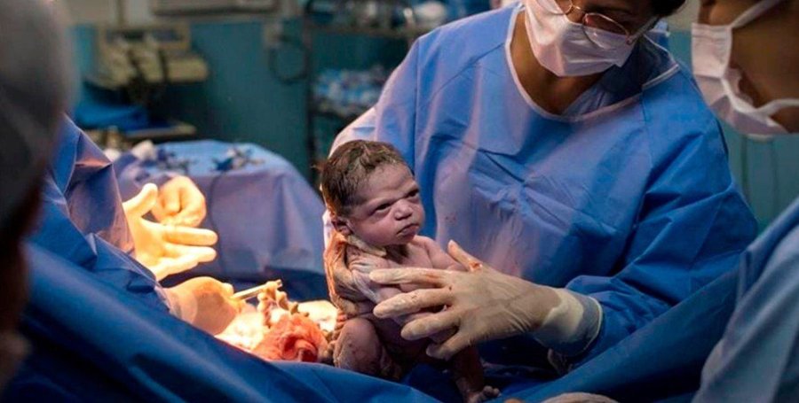 Nace una bebé de un embrión congelado durante 27 años