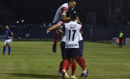 Cerro Porteño debutó ganando e impuso su calidad individual Cerro Porteño debutó ganando e impuso su calidad individual