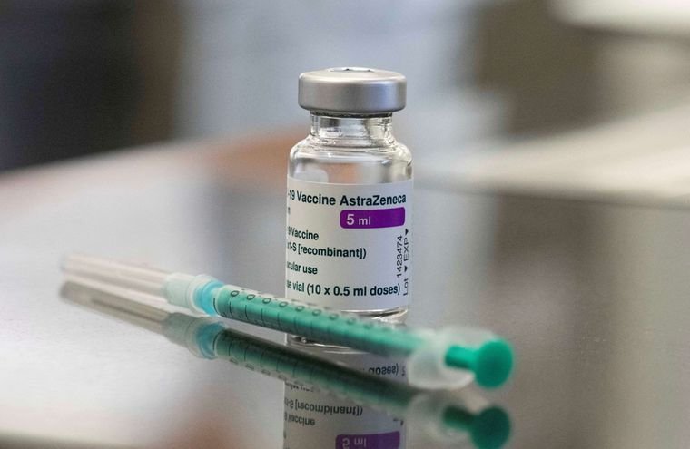 Transferencias erróneas atrasaron llegada de vacunas covax