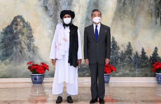 Crece apoyo de China a talibanes comida más vacunas anticovid y presión a países vecinos