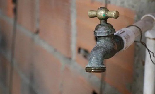 Erssan pide racionalizar uso del agua ante bajante extrema