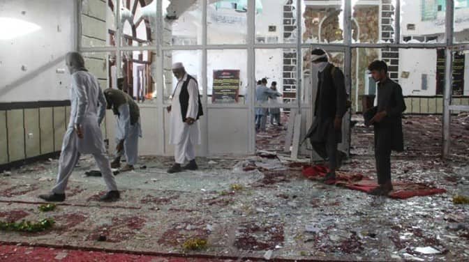 Al menos 32 muertos por explosiones en una mezquita chiita en Afganistán