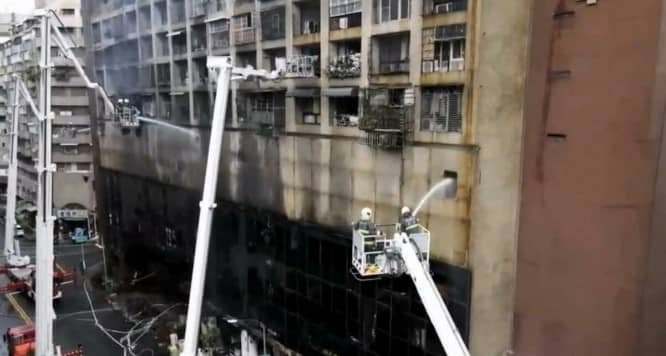 Al menos 46 personas mueren en un incendio en Taiwán