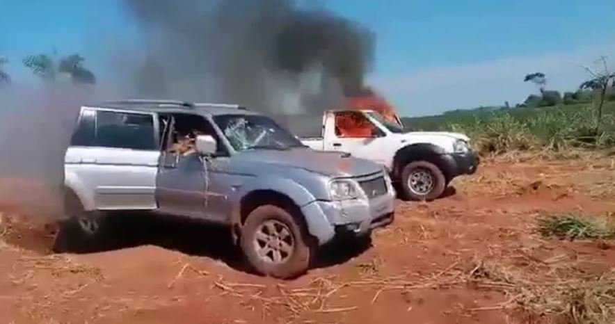 Campesinos se enfrentan a guardias de estancia y queman camionetas en Yasy Cañy