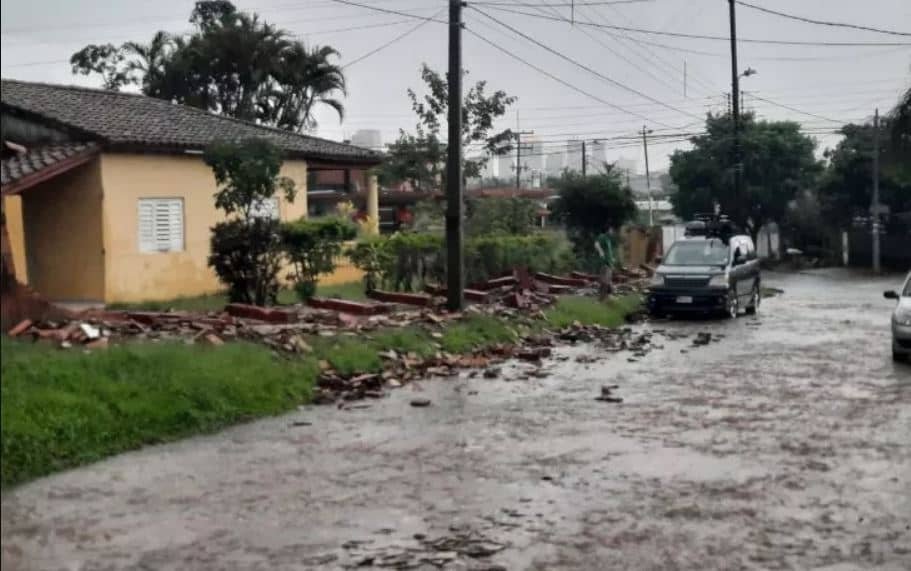 Lluvias dejan raudales y múltiples daños en Asunción y Central