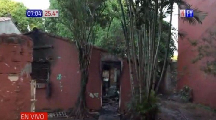 Mujer sufre quemaduras tras incendio de su vivienda