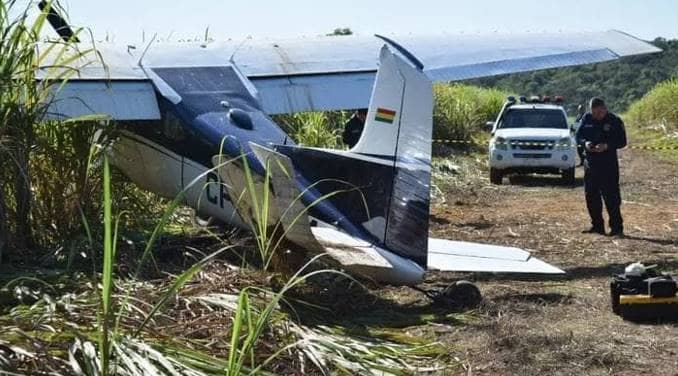Cae avioneta con matrícula boliviana en un cañaveral de Iturbe