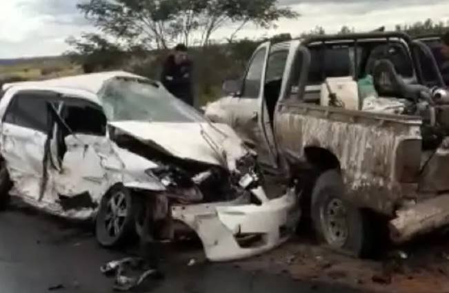 Camión provoca múltiple choque con heridos en Arroyos y Esteros