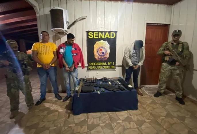 Senad captura a presuntos sicarios con potentes armas en Cerro Corá