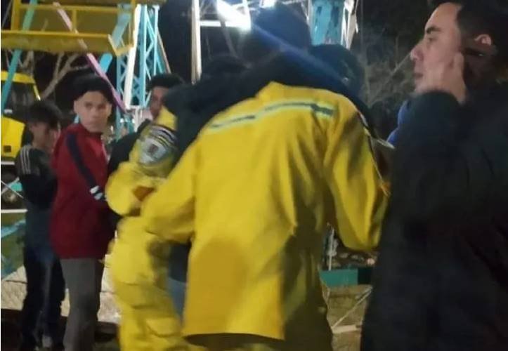 Las víctimas fueron trasladadas por bomberos voluntarios hasta el Hospital Integrado de Ayolas en donde fueron asistidos por los médicos.