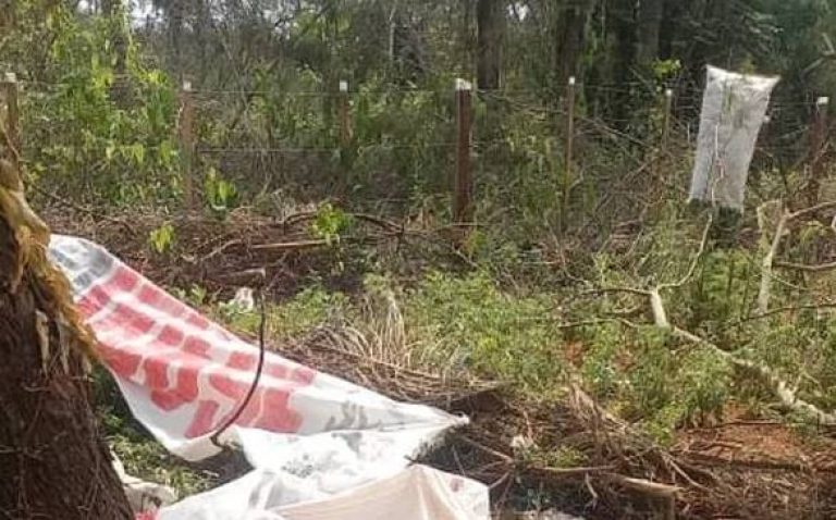 Se cayó instalando una antena y murió