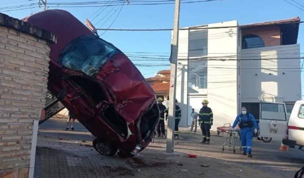 Aparatoso accidente de tránsito deja un herido en Asunción