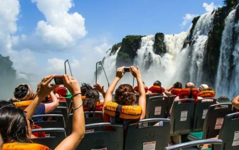 Muerte en cataratas sería por suicidio y no por una Selfie