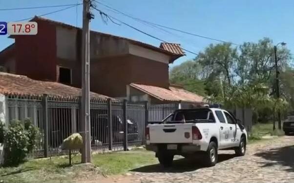Delincuentes toman de rehén a una familia en Villa Elisa