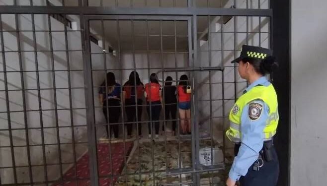 24 detenidos tras enfrentamiento entre barras bravas de Cerro