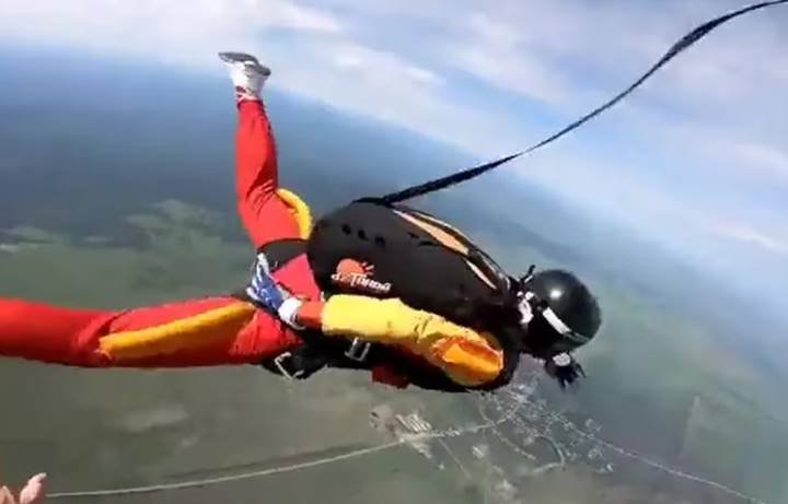 Dramático Rescate en Salto de Paracaídas