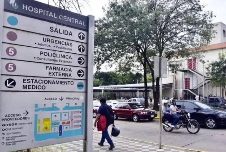 Niña atendida en IPS Central, casi pierde un brazo, denuncian sus padres