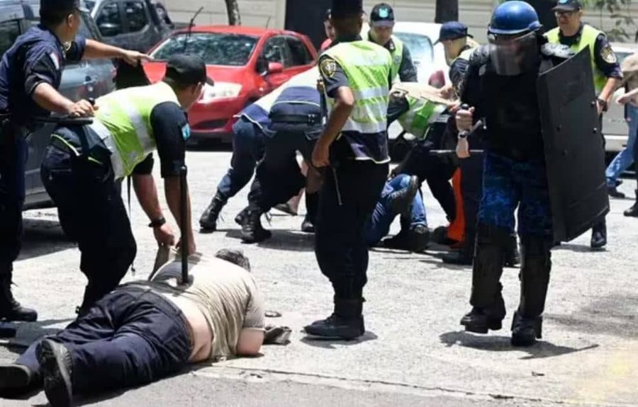 Investigación Oficial en Respuesta a la Violencia Policial Durante Protesta