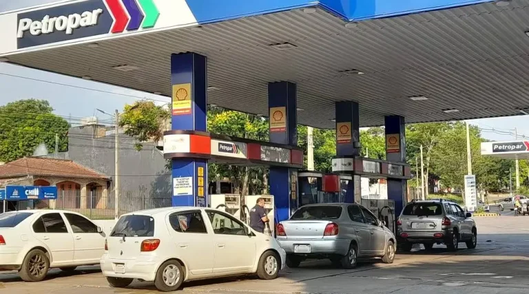 Petropar Mantiene Precios de Combustibles Pero el Dólar Podría Impactar el Próximo Mes