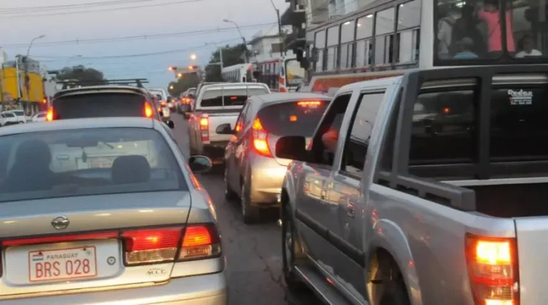 Mujer pierde la vida tras ser atropellada al cruzar la avenida Eusebio Ayala