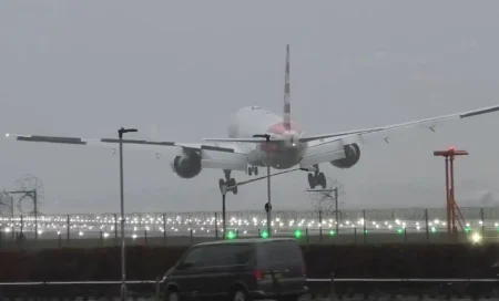 ¿Culpa de un fantasma? Avión aterriza de urgencia Culpa de un fantasma - Avión aterriza de urgencia