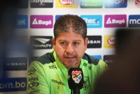 DT de Bolivia responde a Gustavo Alfaro sobre la altura DT de Bolivia responde a Gustavo Alfaro sobre la altura