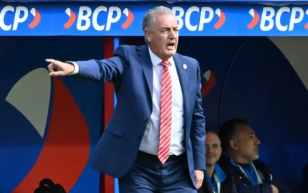 Diputados proponen condecorar a Gustavo Alfaro por la racha imparable de Paraguay Diputados proponen condecorar a Gustavo Alfaro por la racha imparable de Paraguay