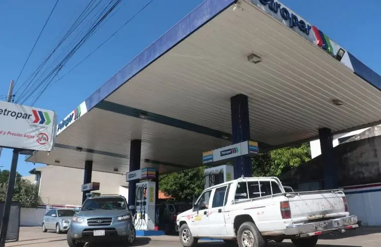 Petropar Anuncia Nueva Rebaja en el Precio de la Nafta