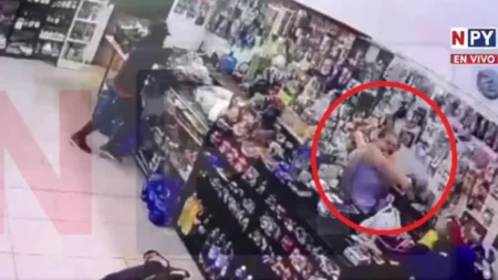 VIDEO: Comerciante en Ypané enfrenta a balazos a asaltantes Comerciante en Ypané enfrenta a balazos a asaltantes