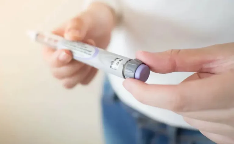 Dinavisa refuerza control sobre medicamentos con tirzepatida foto ilustrativa