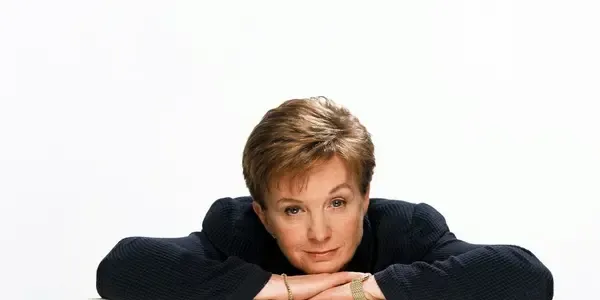 What is Anne Robinson net worth estimated? How did he get his fortune? What is Anne Robinson net worth estimated? How did he get his fortune?