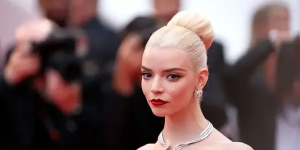 What is Anya Taylor-Joy net worth estimated? How did he get his fortune?