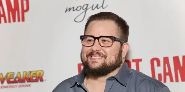 What is Chaz Bono net worth estimated? How did he get his fortune?
