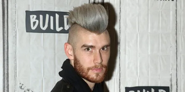 What is Colton Dixon net worth estimated? How did he get his fortune?