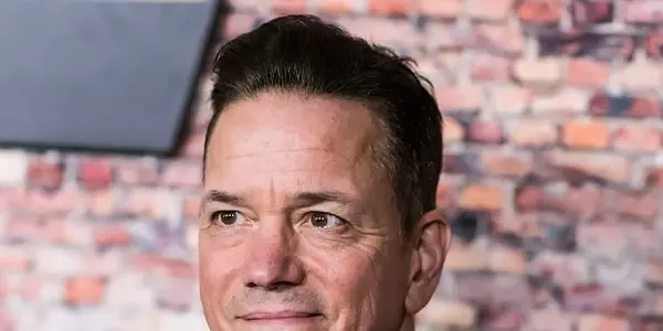 What is Frank Whaley net worth estimated? How did he get his fortune?