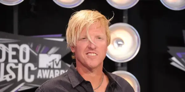 What is Jake Busey net worth estimated? How did he get his fortune?