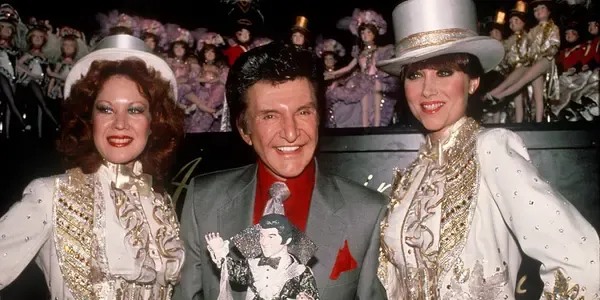 What is Liberace net worth estimated? How did he get his fortune?