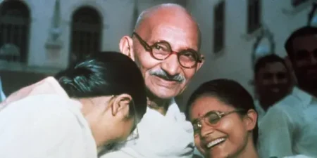 What is Mahatma Gandhi net worth estimated? How did he get his fortune?