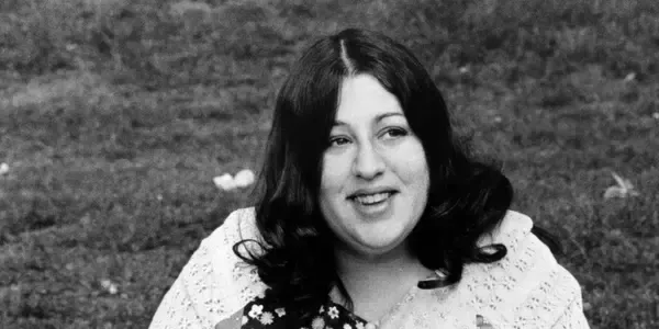 What is Mama Cass Elliot net worth estimated? How did he get his fortune?