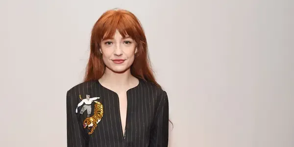 What is Nicola Roberts net worth estimated? How did he get his fortune?