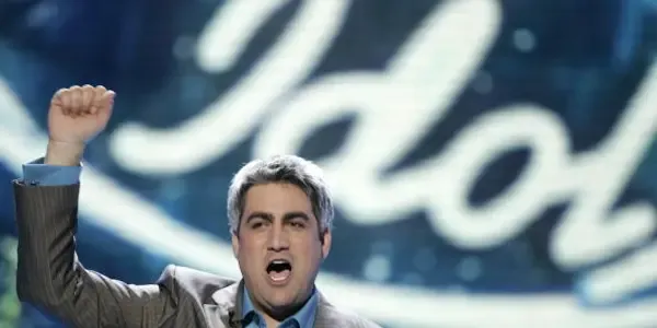 What is Taylor Hicks net worth estimated? How did he get his fortune?