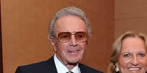 What is Vic Damone net worth estimated? How did he get his fortune?